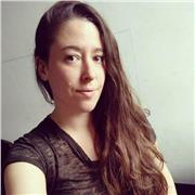 Soy violonchelista y musicóloga. También tengo conocimientos de piano y guitarra